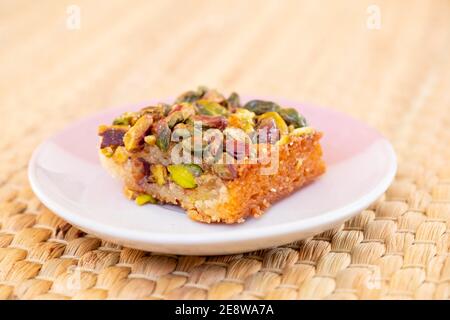 Traditionelle hrysh mit Kaffee werden während Eid al adha oder fitr Feier und ramadan , türkisch, arabisch, Asian serviert Stockfoto