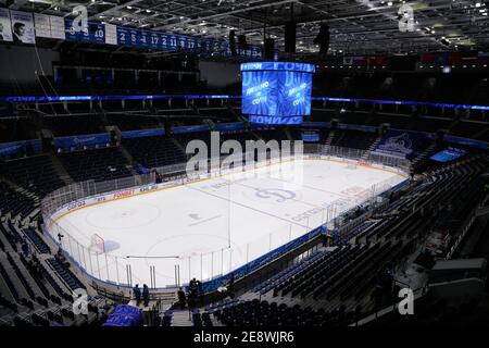 Moskau, Russland. Januar 2021. KHL Eishockeyspiel der regulären Saison: Dinamo Moskau gegen HC Sotschi - Moskau VTB Arena - dritte Periode. Blick auf das inet Stockfoto