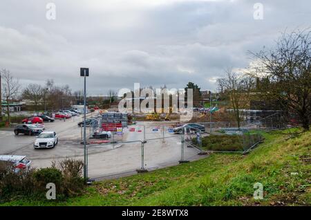 Mold, Flintshire; Großbritannien: 28. Jan 2021: Die Bauarbeiten am neuen Aldi-Supermarkt in der walisischen Marktstadt Mold haben begonnen. Stockfoto