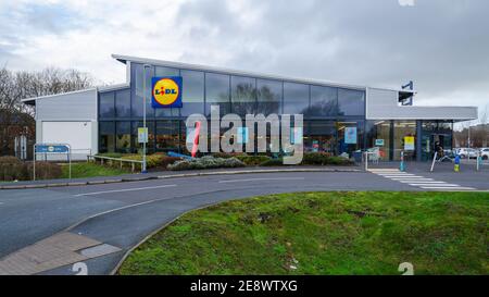 Mold, Flintshire; Großbritannien: 28. Jan 2021: Das globale Supermarktunternehmen betreibt in der Marktstadt Mold einen modernen Laden. Stockfoto