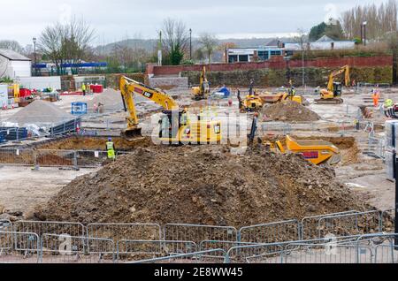 Mold, Flintshire; Großbritannien: 28. Jan 2021: Die Bauarbeiten am neuen Aldi-Supermarkt in der walisischen Marktstadt Mold haben begonnen. Stockfoto