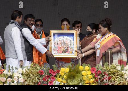 Howrah, Indien. Januar 2021. Bharatiya Janta Partei oder BJP Aktivist beleidigte Union Textile Minister Smriti Irani während Jogdan Mela Kundgebung im Dumurjala Stadion in Howrah, Indien am 31. Januar 2021. (Foto: Ved Prakash/Pacific Press/Sipa USA) Quelle: SIPA USA/Alamy Live News Stockfoto