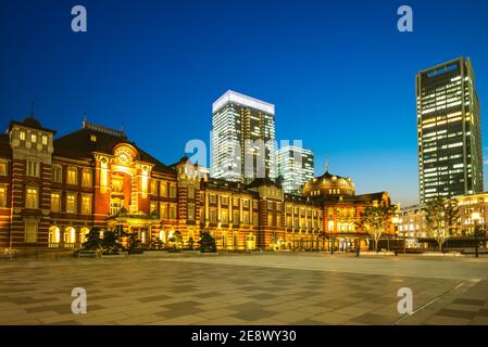 tokyo Station in tokyo City, japan bei Nacht Stockfoto