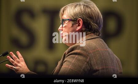 **DATEI-BILDER** Aberdeen, Schottland, UK. Februar 2021. FILE IMAGES Aberdeen, 13. Oktober 2019. Abgebildet: Joanna Cherry QC MP. Brexit-Diskussionen auf der Konferenz der Scottish National Party (SNP) im Aberdeen Exhibition Conference Centre (AECC). News: Joanna Cherry wurde aus ihrer Rolle in der SNP Westminster Gruppe „entlassen“. MP für Edinburgh South West diente als Schattenminister der Nationalisten für das Innenministerium und die Justiz. Quelle: Colin Fisher/Alamy Live News Stockfoto