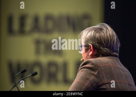 **DATEI-BILDER** Aberdeen, Schottland, UK. Februar 2021. FILE IMAGES Aberdeen, 13. Oktober 2019. Abgebildet: Joanna Cherry QC MP. Brexit-Diskussionen auf der Konferenz der Scottish National Party (SNP) im Aberdeen Exhibition Conference Centre (AECC). News: Joanna Cherry wurde aus ihrer Rolle in der SNP Westminster Gruppe „entlassen“. MP für Edinburgh South West diente als Schattenminister der Nationalisten für das Innenministerium und die Justiz. Quelle: Colin Fisher/Alamy Live News Stockfoto