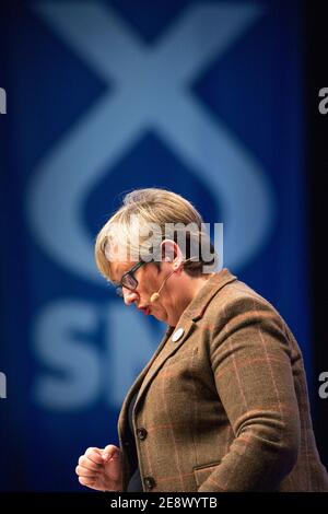 **DATEI-BILDER** Aberdeen, Schottland, UK. Februar 2021. FILE IMAGES Aberdeen, 13. Oktober 2019. Abgebildet: Joanna Cherry QC MP. Brexit-Diskussionen auf der Konferenz der Scottish National Party (SNP) im Aberdeen Exhibition Conference Centre (AECC). News: Joanna Cherry wurde aus ihrer Rolle in der SNP Westminster Gruppe „entlassen“. MP für Edinburgh South West diente als Schattenminister der Nationalisten für das Innenministerium und die Justiz. Quelle: Colin Fisher/Alamy Live News Stockfoto