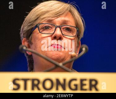 **DATEI-BILDER** Aberdeen, Schottland, UK. Februar 2021. FILE IMAGES Aberdeen, 13. Oktober 2019. Abgebildet: Joanna Cherry QC MP. Brexit-Diskussionen auf der Konferenz der Scottish National Party (SNP) im Aberdeen Exhibition Conference Centre (AECC). News: Joanna Cherry wurde aus ihrer Rolle in der SNP Westminster Gruppe „entlassen“. MP für Edinburgh South West diente als Schattenminister der Nationalisten für das Innenministerium und die Justiz. Quelle: Colin Fisher/Alamy Live News Stockfoto