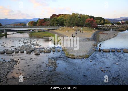 Kamo River, kyoto Main River, einer der berühmten Fluss in japan Stockfoto