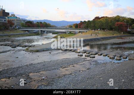 Kamo River, kyoto Main River, einer der berühmten Fluss in japan Stockfoto