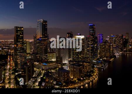 Langzeitbelichtung Nacht Luftbild Brickell Miami FL Stockfoto