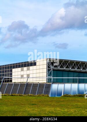 Das Sainsbury Center for Visual Arts auf dem Campus der UEA Norwich England UK entworfen von Norman Foster und Wendy Cheesman Fertiggestellt im Jahr 1978 Stockfoto