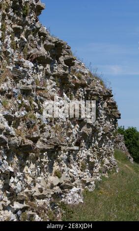 Teil der gut erhaltenen Südwand der römischen Stadt Calleva Atrebatum. Stockfoto