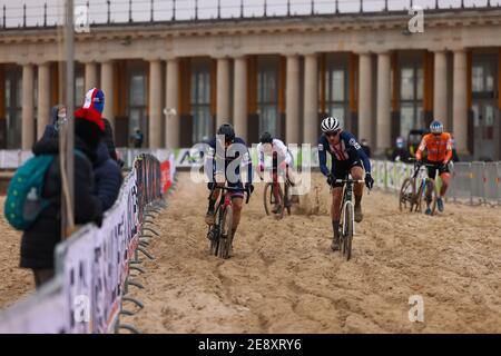 David Menut aus Frankreich und Curtis White aus den Vereinigten Staaten von Amerika während der UCI Cyclo-Cross Weltmeisterschaft 2021, Men / LM Stockfoto