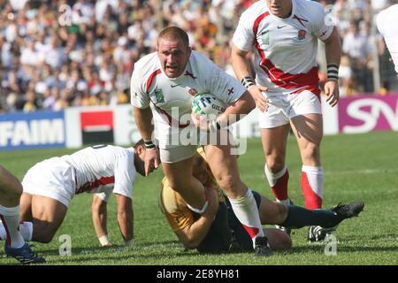 Englands Requisit und Kapitän Phil Vickery während des IRB Rugby World Cup 2007, Viertelfinalspiel Australien gegen England im Velodrome Stadion in Marseille, Bouches-du-Rhone, Fance am 6. Oktober 2007. Foto von Medhi Taamallah/Cameleon/ABACAPRESS.COM Stockfoto