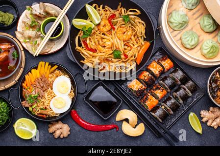 Asiatische Küche. Chinesische, japanische und thailändische Küche Stockfoto