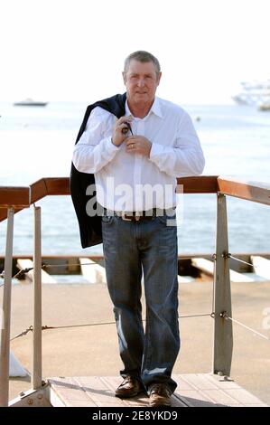 Der britische Schauspieler John Nettles posiert während der 23. MIPCOM 2007 (International Film and Program Market for TV, Video, Cable and Satellite) am 9. Oktober 2007 in Cannes, Frankreich. Foto von Giancarlo Gorassini/ABACAPRESS.COM Stockfoto