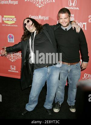 Ozzy Osbourne (L) und Sohn Jack Osbourne kommen am 19. Oktober 2007 zu Spike TV's 'Scream 2007' im Greek Theatre in Los Angeles, CA, USA. Foto von Baxter/ABACAPRESS.COM Stockfoto