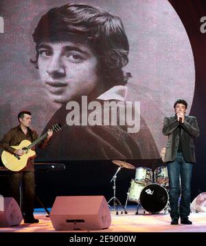 Der französische Sänger Patrick Bruel spielt live im Zenith während der TV-Show "La fete de la chanson Francaise" in Paris, Frankreich, am 12. Januar 2007. Foto von Mauricio Sacco/ABACAPRESS.COM Stockfoto