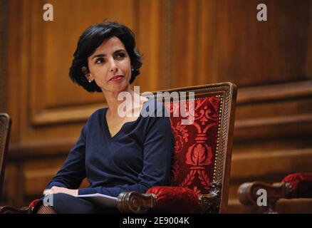 Justizministerin Rachida Dati nimmt am 31. Oktober 2007 an der Eröffnungszeremonie des 51. Internationalen Juristenkongresses im großen Amphitheater der Sorbonne der Pariser Universität Teil. Foto von Christophe Guibbaud/ABACAPRESS.COM Stockfoto