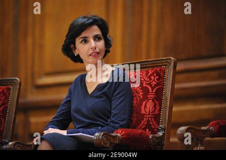 Justizministerin Rachida Dati nimmt am 31. Oktober 2007 an der Eröffnungszeremonie des 51. Internationalen Juristenkongresses im großen Amphitheater der Sorbonne der Pariser Universität Teil. Foto von Christophe Guibbaud/ABACAPRESS.COM Stockfoto