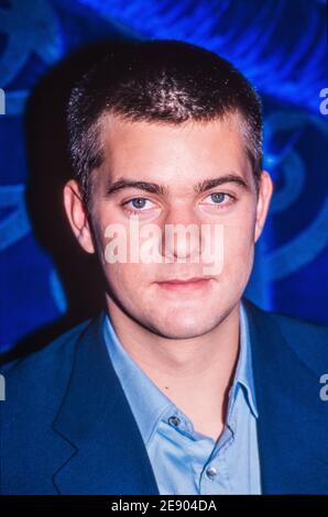 AMSTERDAM, NIEDERLANDE - APR 25, 2000: Joshua Jackson ist ein kanadisch-amerikanischer Schauspieler. Er ist bekannt für seine Hauptrolle als Charlie Conway in Mighty Stockfoto