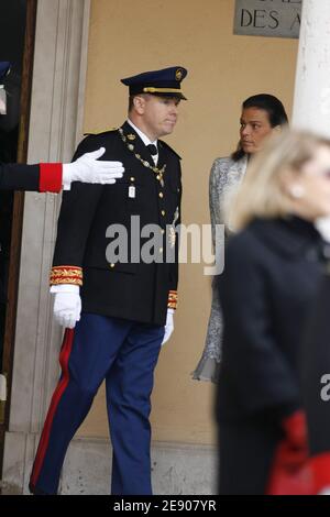Prinz Albert II. Von Monaco und seine Schwester Prinzessin Stephanie werden während der offiziellen Zeremonie im Palast in Monte-Carlo, Monaco am 19. November 2007 gesehen. Foto von Alain Benainous/Pool/ABACAPRESS.COM Stockfoto
