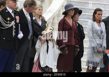 Die königliche Familie (l tp r) Prinz Ernst-August von Hannover, Prinzessin Alexandra und ihre Mutter Prinzessin Caroline und Prinzessinnen Stephanie werden während der offiziellen Zeremonie im Palast in Monte-Carlo, Monaco am 19. November 2007 gesehen. Foto von Alain Benainous/Pool/ABACAPRESS.COM Stockfoto