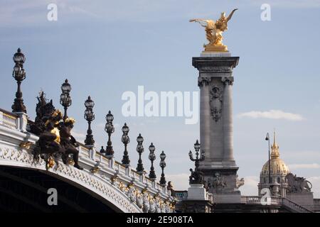 Alexanders dritte Brücke in Paris an einem Frühlingstag Stockfoto