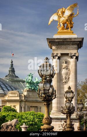 Alexanders dritte Brücke und Petit Palais in Paris Stockfoto