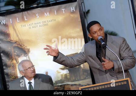 Will Smith Fuß- und Handprint-Zeremonie im Grauman's Chinese Theatre in Hollywood. Los Angeles, CA, USA, 10. Dezember 2007. Foto von Lionel Hahn/ABACAPRESS.COM Stockfoto