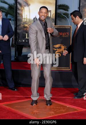 Will Smith Fuß- und Handprint-Zeremonie im Grauman's Chinese Theatre in Hollywood. Los Angeles, CA, USA, 10. Dezember 2007. Foto von Lionel Hahn/ABACAPRESS.COM Stockfoto