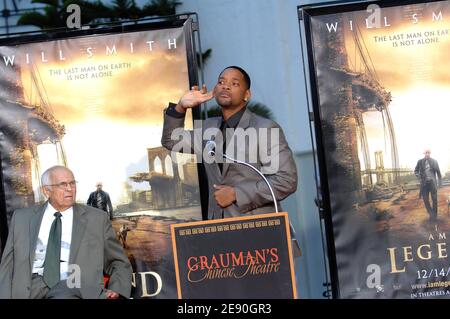 Will Smith Fuß- und Handprint-Zeremonie im Grauman's Chinese Theatre in Hollywood. Los Angeles, CA, USA, 10. Dezember 2007. Foto von Lionel Hahn/ABACAPRESS.COM Stockfoto