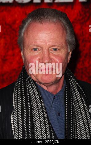 Schauspieler Jon Voight besucht am 13. Dezember 2007 die Premiere von 'National Treasure: Book of Secrets' im Ziegfeld Theater in New York City, NY, USA. Foto von Gregorio Binuya/ABACAPRESS.COM Stockfoto