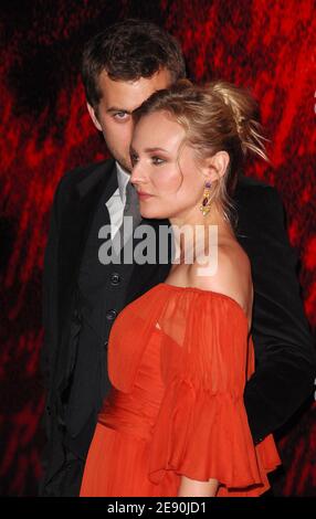 Die Schauspielerin Diane Kruger und der Boyfriend-Schauspieler Joshua Jackson besuchen am 13. Dezember 2007 die Premiere von 'National Treasure: Book of Secrets' im Ziegfeld Theater in New York City, NY, USA. Foto von Gregorio Binuya/ABACAPRESS.COM Stockfoto