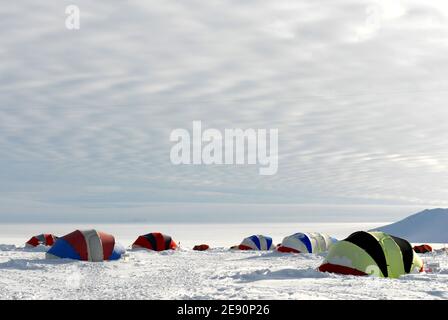 Antarctic Ice Marathon & 100k 2007, vom 8. Bis 23. Dezember 2007, von Punta Arenas (Chile) nach Patriot Hills (Antarktis). Hier sieht man das Patriot Hills Camp, bei 80 Grad Süd, nur wenige hundert Meilen vom Südpol am Fuße der Ellsworth Mountains entfernt. Foto von Bertrand Mahe/Cameleon/ABACAPRESS.COM Stockfoto