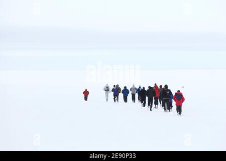 Antarctic Ice Marathon & 100k 2007, vom 8. Bis 23. Dezember 2007, von Punta Arenas (Chile) nach Patriot Hills (Antarktis). Hier ist der Start des Marathons um 07:00 Uhr Chile Zeit am 20. Dezember 2007, trotz harter Bedingungen und Schneefälle. Foto von Bertrand Mahe/Cameleon/ABACAPRESS.COM Stockfoto