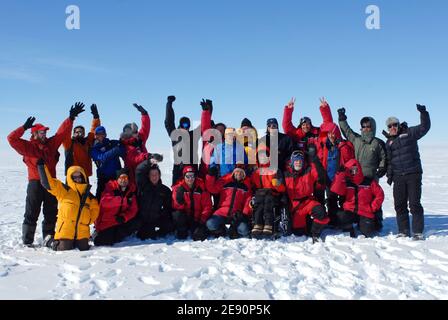 Antarctic Ice Marathon & 100k 2007, vom 8. Bis 23. Dezember 2007, von Punta Arenas (Chile) nach Patriot Hills (Antarktis). Hier sind Teilnehmer des Antarctic Ice Marathon zu sehen. Foto von Bertrand Mahe/Cameleon/ABACAPRESS.COM Stockfoto