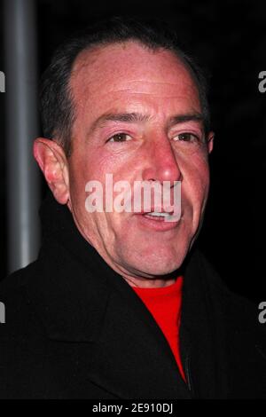 Michael Lohan, Vater von Lindsay Lohan, posiert für Bilder, nachdem er am 18. Dezember 2007 als Joseph für das 2. Jahresprojekt Dance's Times Square Live Krippe im Fire Fighters 911 Memorial am Times Square, New York City, USA, teilgenommen hat. Foto von Gregorio Binuya/ABACAUSA.COM (im Bild: Michael Lohan) Stockfoto