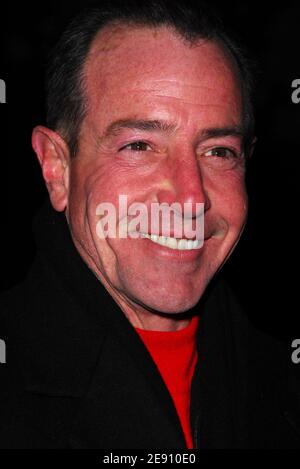 Michael Lohan, Vater von Lindsay Lohan, posiert für Bilder, nachdem er am 18. Dezember 2007 als Joseph für das 2. Jahresprojekt Dance's Times Square Live Krippe im Fire Fighters 911 Memorial am Times Square, New York City, USA, teilgenommen hat. Foto von Gregorio Binuya/ABACAUSA.COM (im Bild: Michael Lohan) Stockfoto