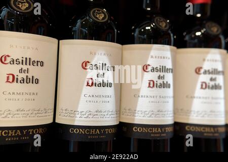 Tyumen, Russland-31. Januar 2021: casillero del diablo Concha Y Toro, Cabernet Sauvignon, Chile 2018 Stockfoto