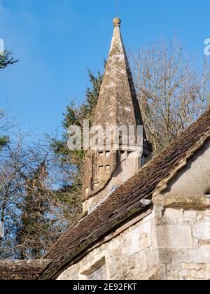 14th. Jahrhundert St. Mary's Church in Old Dilton, Westbury, Wiltshire, England, Großbritannien. Betreut von der Kirchen Conservation Trust. Stockfoto