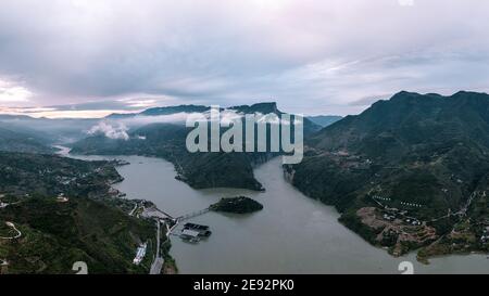 Chongqing fengjie KuiMen bei Nacht Stockfoto