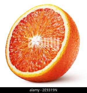 Reife Hälfte des Blutes rot orange Zitrusfrüchte isoliert auf weißem Hintergrund mit Clipping Pfad. Volle Schärfentiefe. Stockfoto