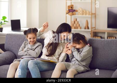 Zeit zu Hause mit Kindern Konzept Stockfoto