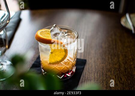 Altmodischer Cocktail in einem Restaurant Stockfoto