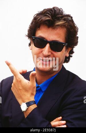 Franco Campana aka Salvatore, Hütchenspieler von RTL plus, bei einem Fotoshooting in Köln, Deutschland um 1991 Stockfoto
