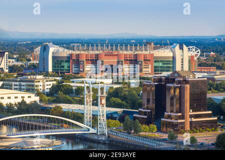 Vereinigtes Königreich, England, Greater Manchester, Manchester, Salford, Blick auf Salford Quays Blick auf Old Trafford Stockfoto