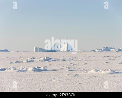 Frozen Melville Bay, Teil der Baffin Bay, nahe Kullorsuaq im hohen Norden von Westgrönland. Stockfoto