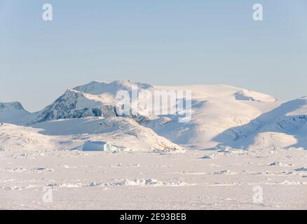 Frozen Melville Bay, Teil der Baffin Bay, nahe Kullorsuaq im hohen Norden von Westgrönland. Stockfoto