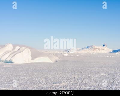 Frozen Melville Bay, Teil der Baffin Bay, nahe Kullorsuaq im hohen Norden von Westgrönland. Stockfoto